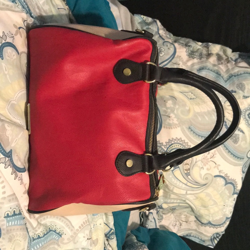 Brand new Steve Madden purse !